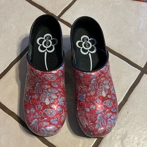 Sanita clogs. Size 37